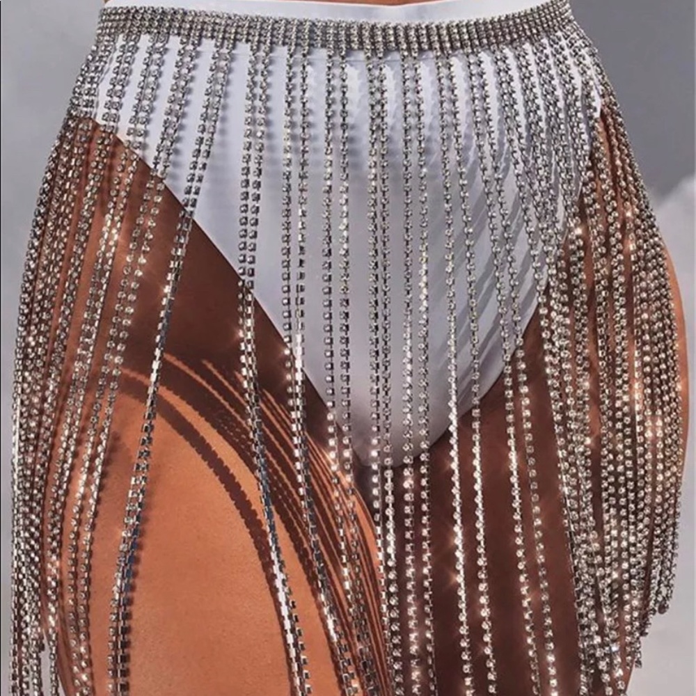 Waist chain skirt
